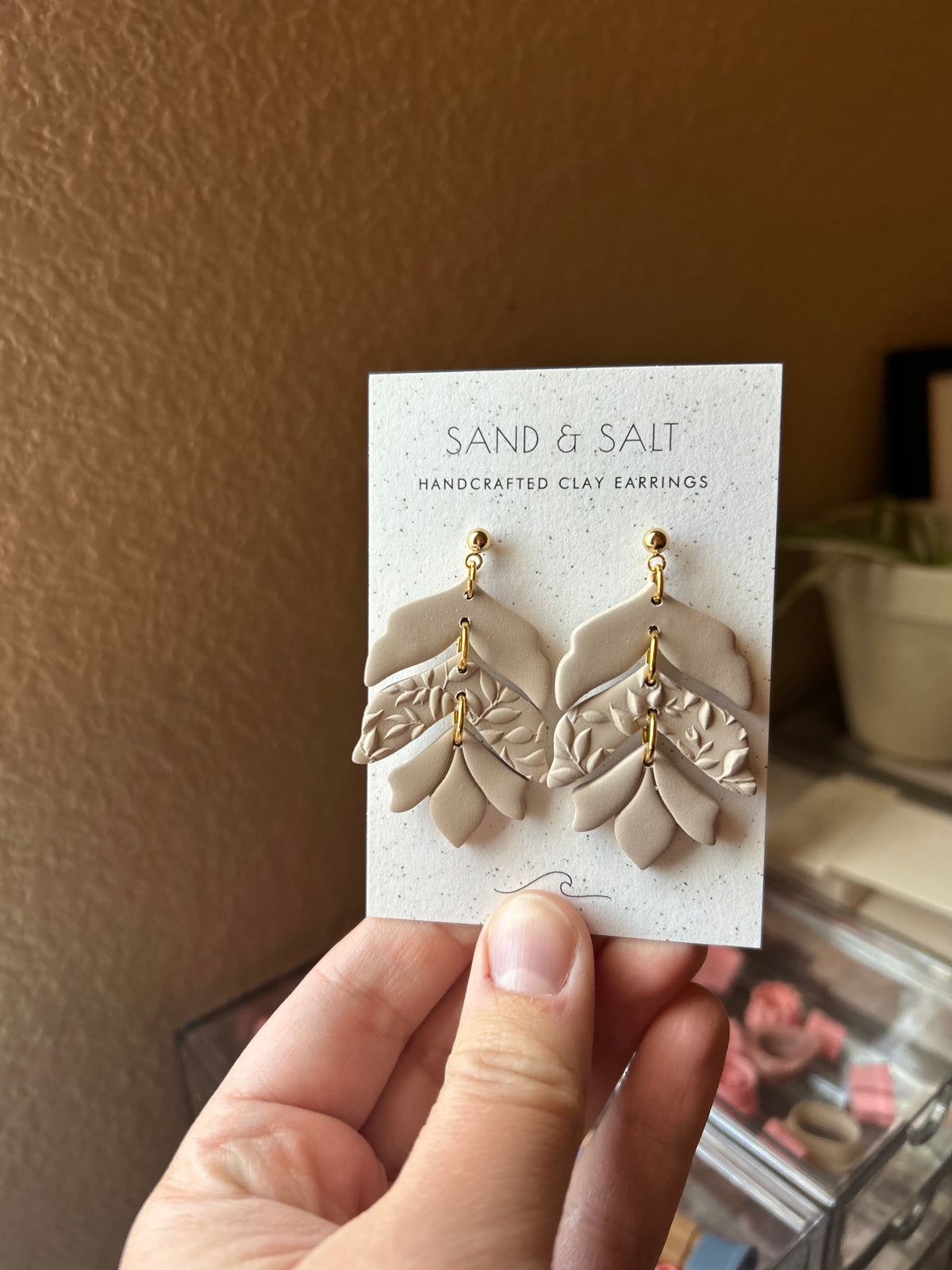 Tiered dangle