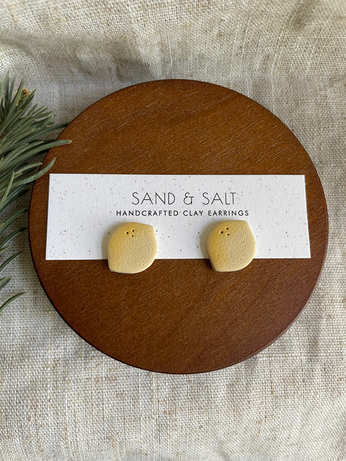 Bella studs