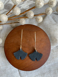 Ginkgo leaf dangle