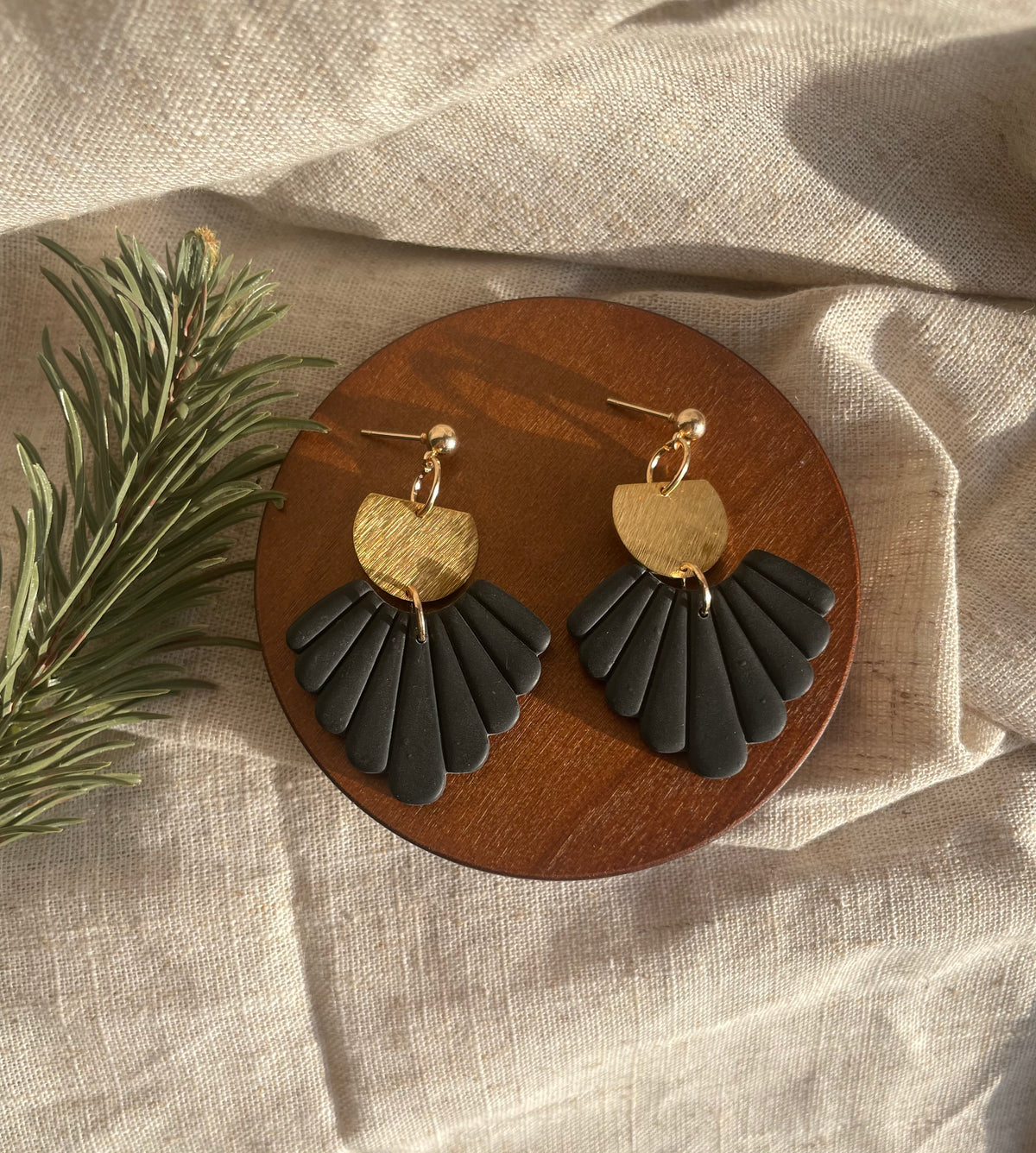 Fan dangles